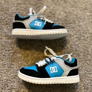 toddler/kids size 10 DC lace up shoes